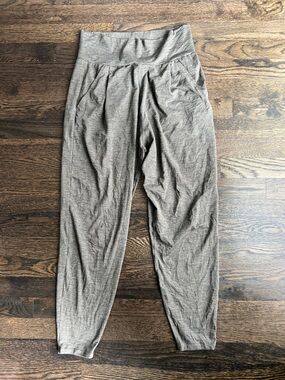 Vuori Lux Harem Pant, Jogger Pants, olive green, army green, high rise, S